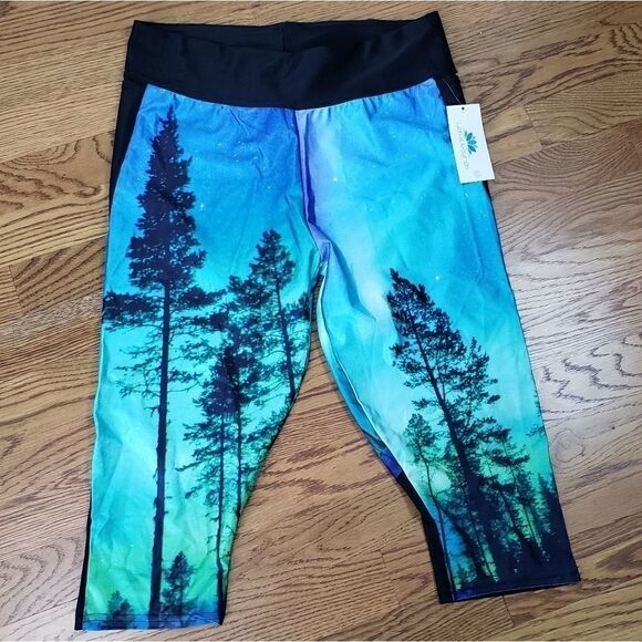 Lotus Leggings Capri   - Picture 1 of 6